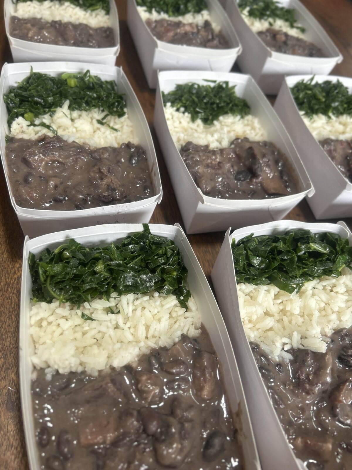 Feijoada light com couve na manteiga